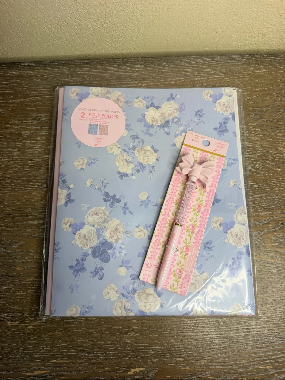 New LoveShackFancy x Target Set of 2 Poly Pocket Folders with Prongs & Pink Pen